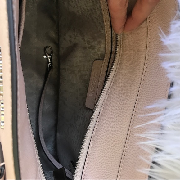 SOLD ✨Michael Michael Kors Dillon Specchio Satchel - Picture 6 of 8